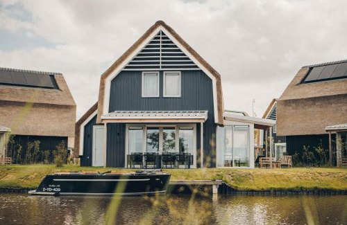 Heeg House | Watervilla binnenhaven met Sauna | 8 personen - Boutique Parc Pharshoeke