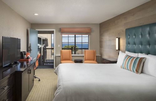 Lighthouse District Hotel | Wave Street Inn