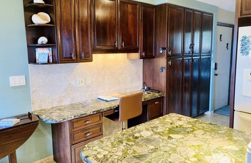 Ualapue Condo | Wavecrest 2 bdr beautiful ocean view ground level unit with Washer-Dryer.