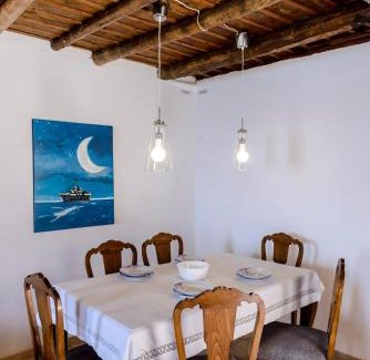 Avia House | Waveside Sanctuary - Luxurious Seastone Villa