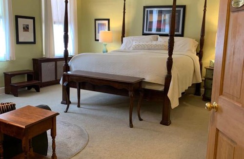 Middlebury Hotel | Waybury Inn