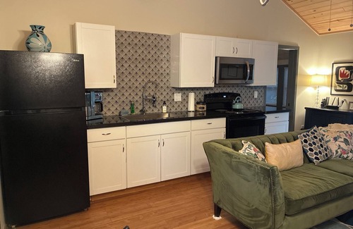 Waynesville Apartment | Waynesvilla 5