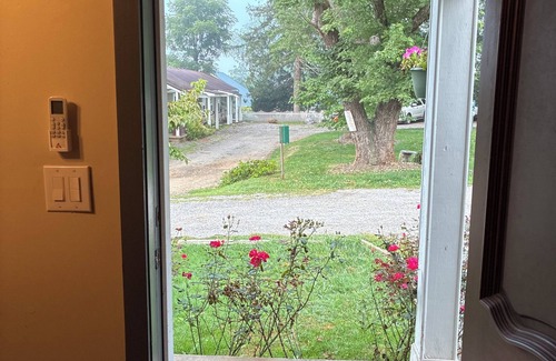 Waynesville Apartment | Waynesvilla 5