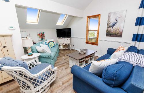 Whalehead Beach House | WC904, Forget Me Knot- Oceanside, close to beach & shopping!