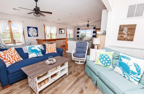 Whalehead Beach House | WC904, Forget Me Knot- Oceanside, close to beach & shopping!