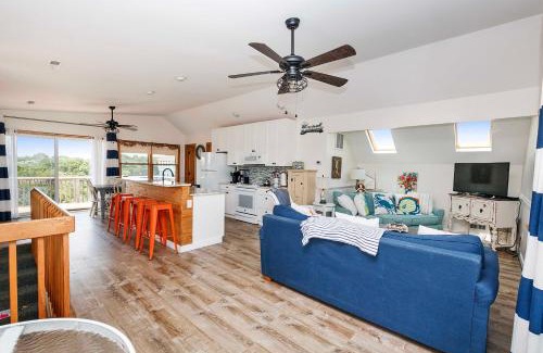 Whalehead Beach House | WC904, Forget Me Knot- Oceanside, close to beach & shopping!