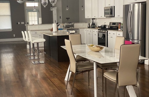 Benton Park West House | We are 6 minutes away from downtown St Louis Gateway Arch and the Busch Stadium