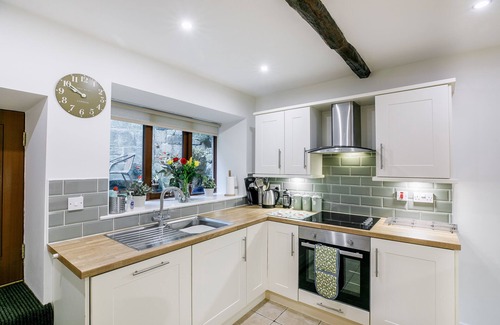 Heptonstall Cottage | WEAVERS COTTAGE, pet friendly, with open fire in Heptonstall