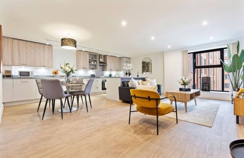 Bordesley Apartment | Week Discount | Grand Central | Sleeps 4 | 2Bed