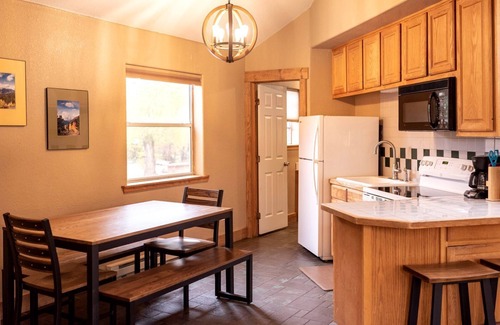 Salida Cabin | Weekend Getaway for Outdoor Recreation near San Isabel Forest in Colorado