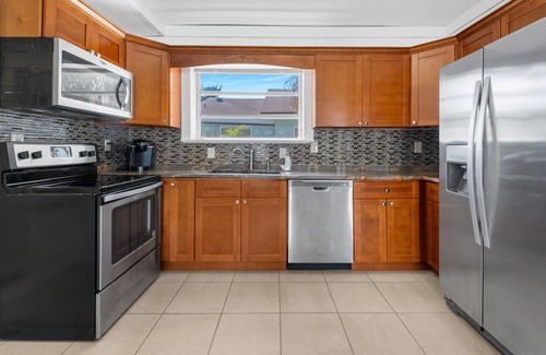 Weeki Wachee Gardens House | Weeki Wachee River Escape Waterfront Home w/Kayaks