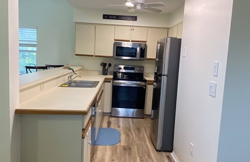 Weeki Wachee Gardens House | Weeki Wachee river ! REAL FLORIDA! Read OUR 5 STAR REVIEWS