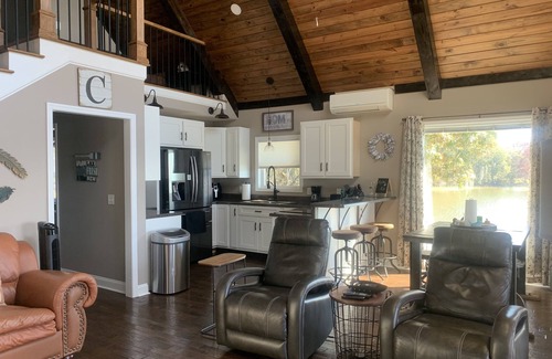 Cedar Bluff House | Weiss Lake Couples Getaway On A Private Point