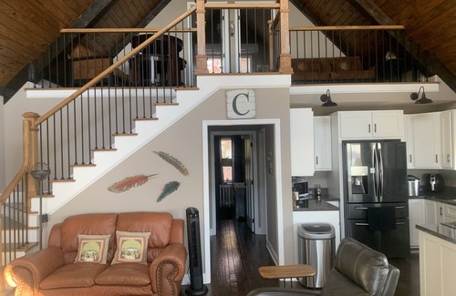 Cedar Bluff House | Weiss Lake Couples Getaway On A Private Point