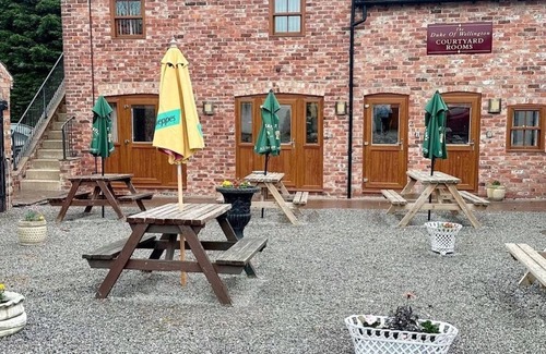 Welbury Apartment | Welbury Studio, Sleeps 2, Pet Friendly & Parking