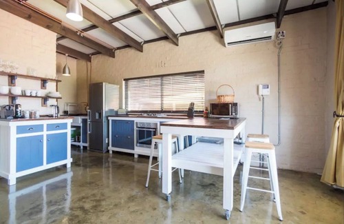 Cape Peninsula Apartment | Welcome Glen Mountain Gem: Tranquility in the Deep South.