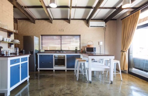 Cape Peninsula Apartment | Welcome Glen Mountain Gem: Tranquility in the Deep South.