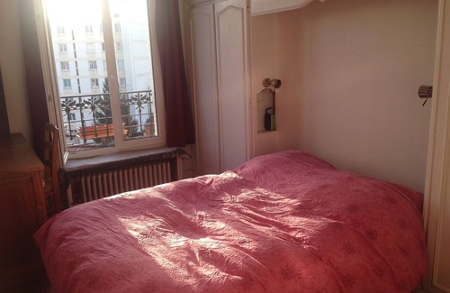 Les Lilas Condo | Welcome Home! Cozy, bright, parkside