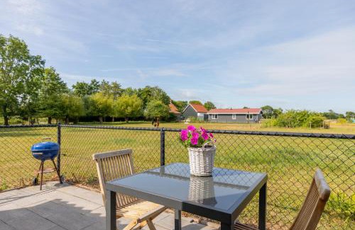Koudekerke Apartment | Welcome in - Vakantiewoning Jikkemien met terras, vrij uitzicht en huisdiervriendelijk