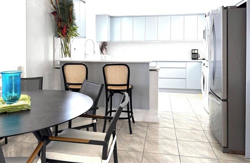 Silver Sands Villa | Welcome more friends and family by combining our two beachfront villas while kee