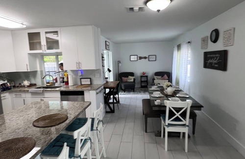 Sunset House | Welcome to a beautiful and tranquil oasis nestled in the heart of sunny Miami.