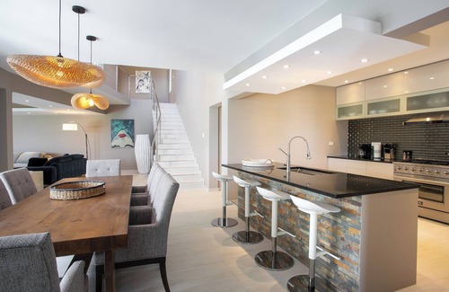Cay Bay Hill House | Welcome to a slice of paradise!