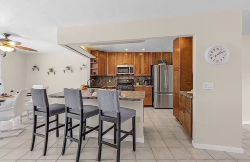 Venice East House | Welcome to A Time for Paws: Pet Friendly 2 Bed/2 Bath