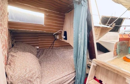 Pylos Boat Rental | Welcome to abacaxi