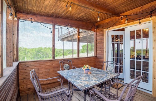 Fredericksburg House | Welcome to beautiful HIDDEN ROCK RANCH, in the Hill Country of Fredericksburg