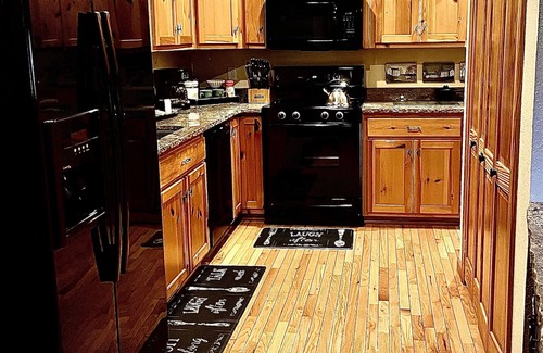 Tarheel Cabin | Welcome to Black Clock Cabin. Relax and enjoy the peaceful sounds of nature.