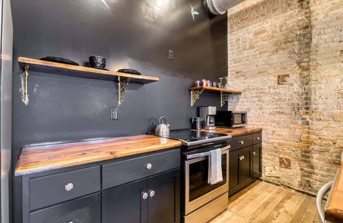 Downtown Springfield Apartment | Welcome to Black Palace-B! A beautiful downtown loft with easy access to everyth
