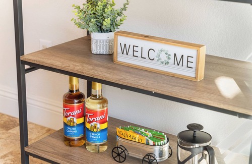 Citrus Heights House | Welcome to cozy fully stocked home with TV in every room! Near downtown, airport