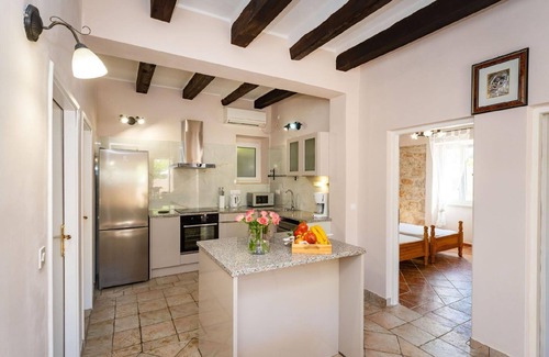 Sveti Filip i Jakov House | Welcome to Villa Roko, stone house with pool