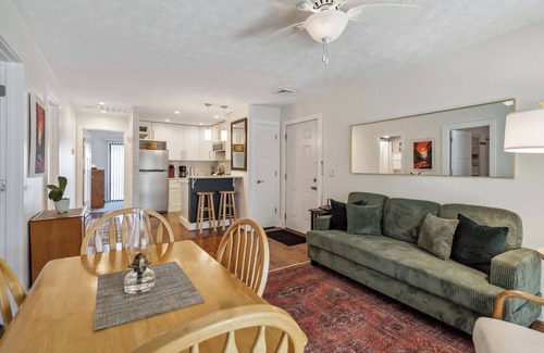 Bronston Condo | Welcome to Lakeside Oasis – A Lakeside Getaway