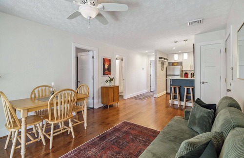 Bronston Condo | Welcome to Lakeside Oasis – A Lakeside Getaway