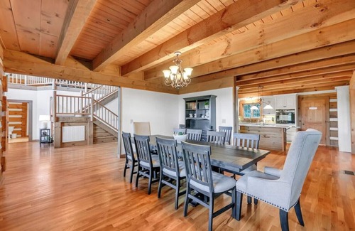 Cross Plains House | Welcome to 'Logging Off' our stunning Log Cabin 35 mins from Downtown Nashville