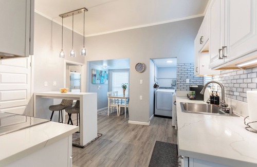 Downtown Sacramento House | Welcome to Mansion Flats Majestic - Sacramento Convention Center accommodation