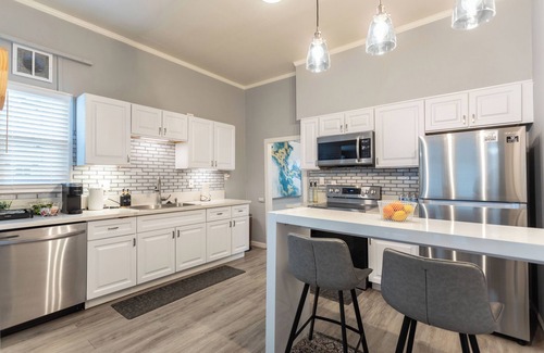 Downtown Sacramento House | Welcome to Mansion Flats Majestic - Sacramento Convention Center accommodation