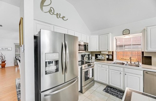 Watauga Villa | Welcome to my relaxing Home. Sleeps up to 6 Guest n3/2 Keller Watauga TX 76148