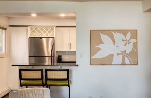 Sunnyside Apartment | Welcome to our Urban Nest in Sunnyside