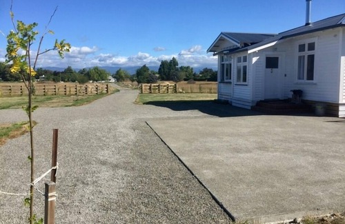 Martinborough House | Welcome to The Back Paddock