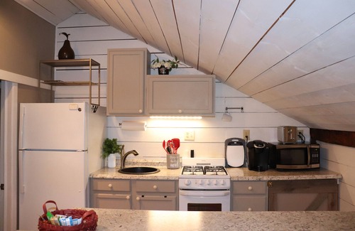 Alplaus Apartment | Welcome to the brown barn