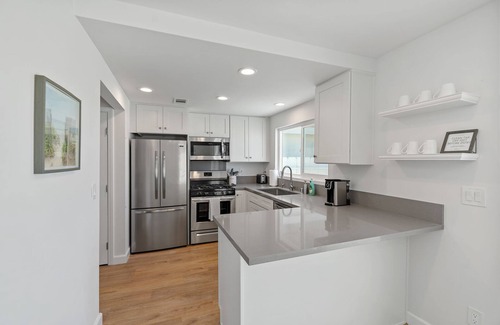 Hollywood Beach Cottage | Welcome to the cutest oceanfront beach cottage!