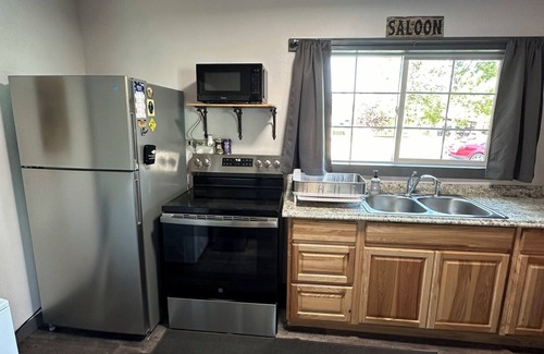 Hulett House | Welcome to The Hulett Hideout in historic downtown! Walk everywhere!