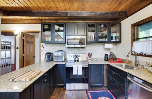 Lake Ariel Ski Chalet | Welcome to The Sparrow located in the amenity filled Hideout!