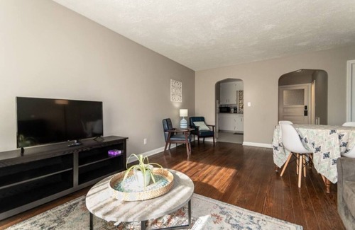 Fairport Harbor Apartment | Welcome to the Sandcastle Suite