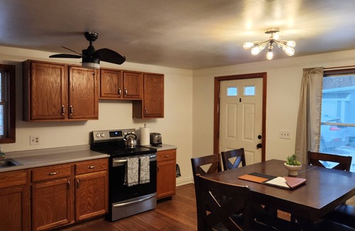 Franklin House | Welcome to the Webster Place! A Charming 3-bedroom house in fabulous Franklin.