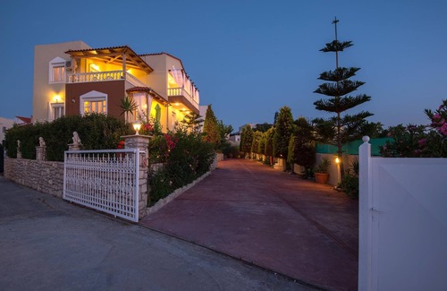 Sfakaki Villa | Welcome to villa Apollon! Explore the authentic and traditional Crete!