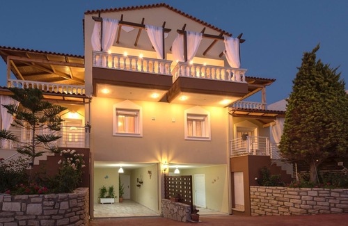 Sfakaki Villa | Welcome to villa Apollon! Explore the authentic and traditional Crete!