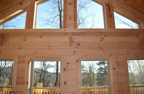 Fletcher Cabin | Welcome to Winghaven & Asheville! Secluded yet convenient to shops & food